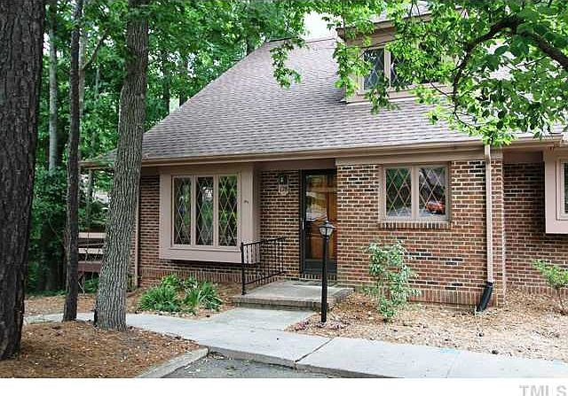 1st image of 128 Essex Dr