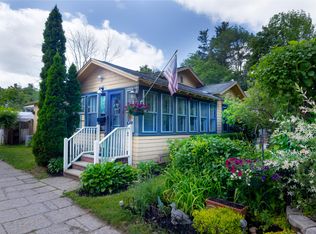 8 Auburn St, Springvale, ME 04083