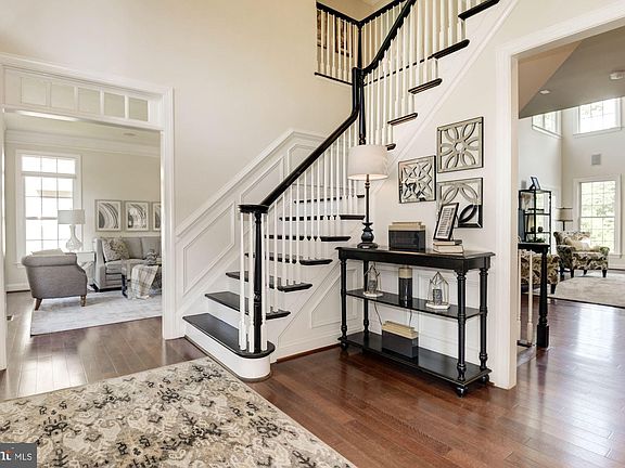 5th image of 2218 Grayson Pl
