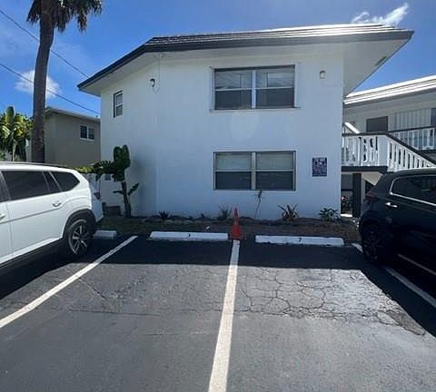 3rd image of 2401 NW 9th Ave APT 4