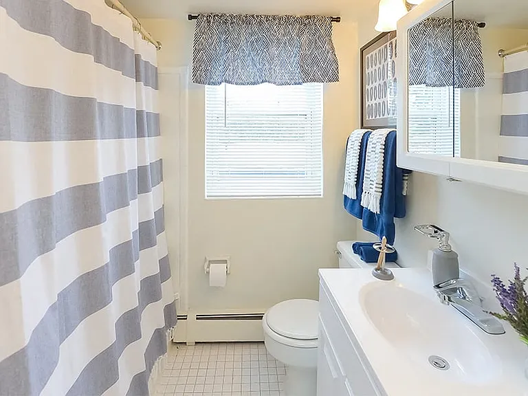 Hyde Park Apartment Homes — Photo 11