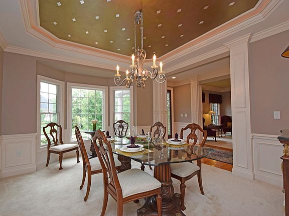 4th image of 7916 Meadowcreek Dr