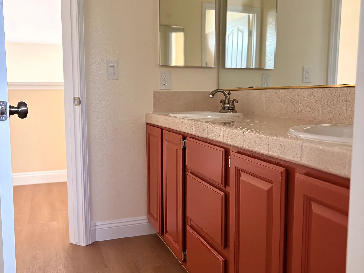 4 bed, 3083 sqft, $3,995 — Photo 4