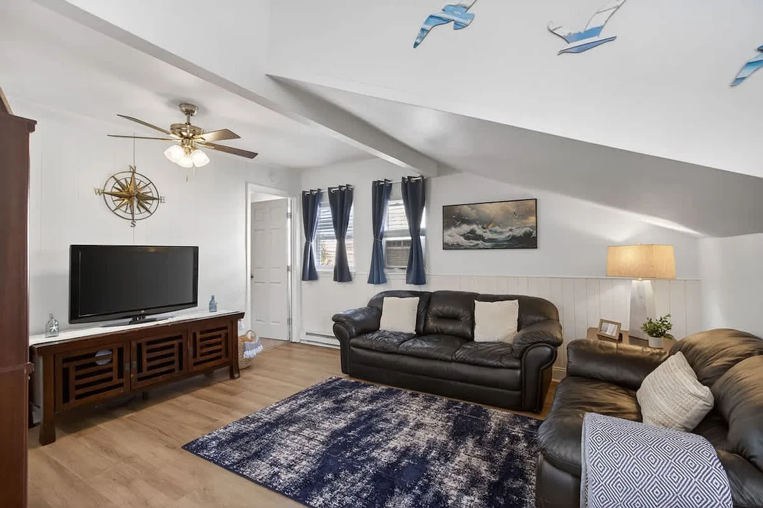1 bed, 1.0 bath, $2,217 — Photo 3