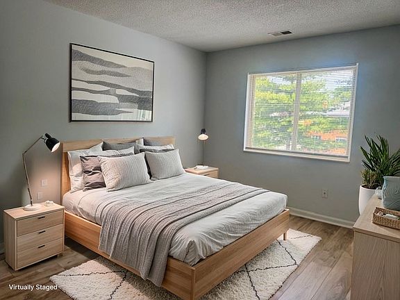 3rd image of 3141 Werk Rd APT 2