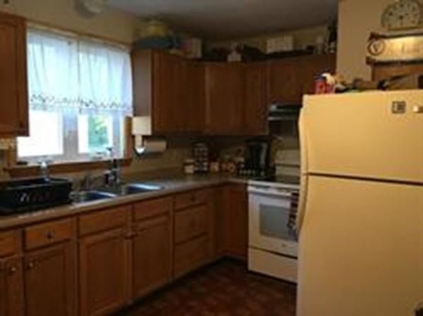 2nd image of 336 Mechanic St #1