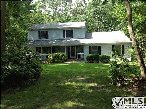 1st image of 18 Holly Hill Dr