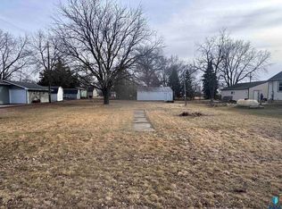 541 W 1st Ave, Chancellor, SD 57015