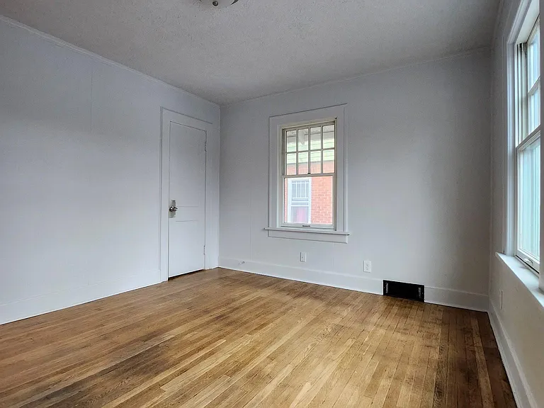 917 Ridge Rd NW — Photo 4