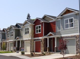 211 Silver St APT E, Silverton, OR 97381