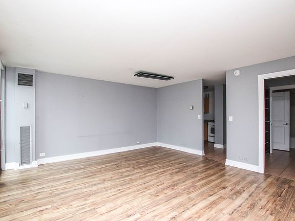 3rd image of 1 E Scott St APT 505