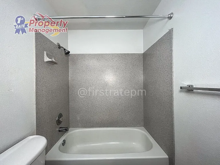 3219 Rose Hill St — Photo 36