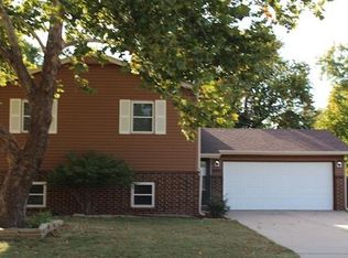 2425 N Ridgewood Dr, Wichita, KS 67220