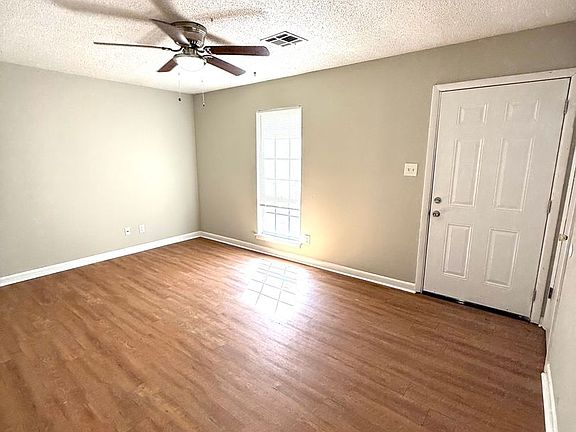 2nd image of 3825 Pickfair St