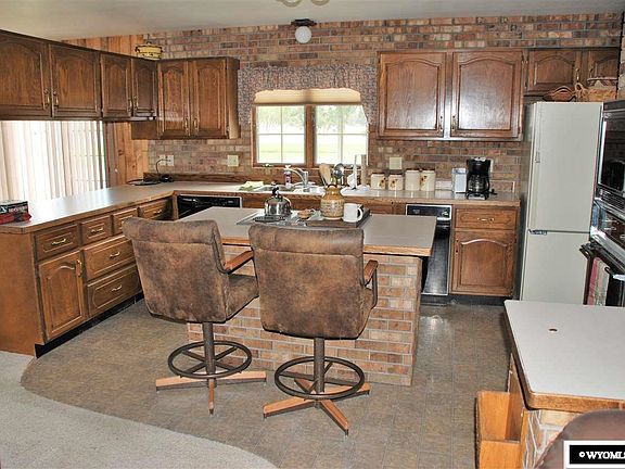 5th image of 301 Bluebell Ln