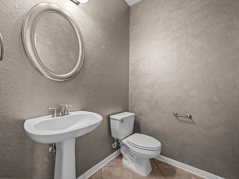 11905 Lake Stone Dr — Photo 36