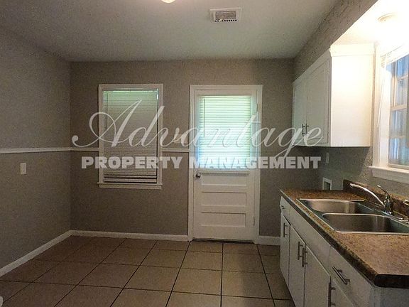 4th image of 3964 Callahan Dr