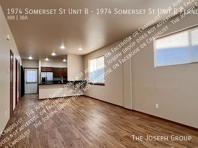 1974 Somerset St #B — Photo 19