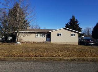 1038 W Marsh Dr, Sanford, MI 48657