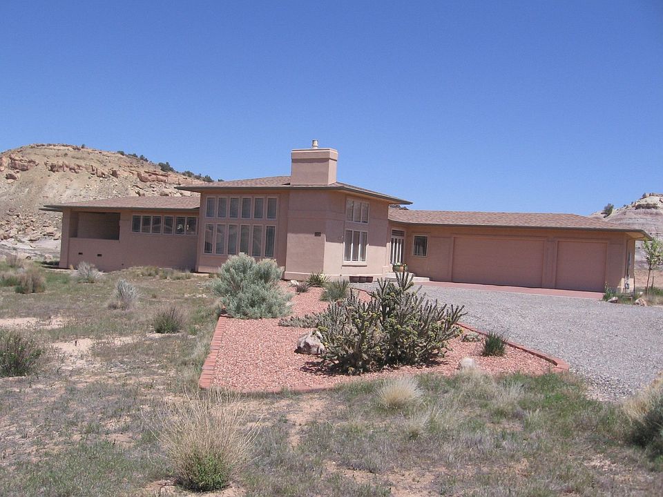 Prairie-style Ranch on 1 ac 