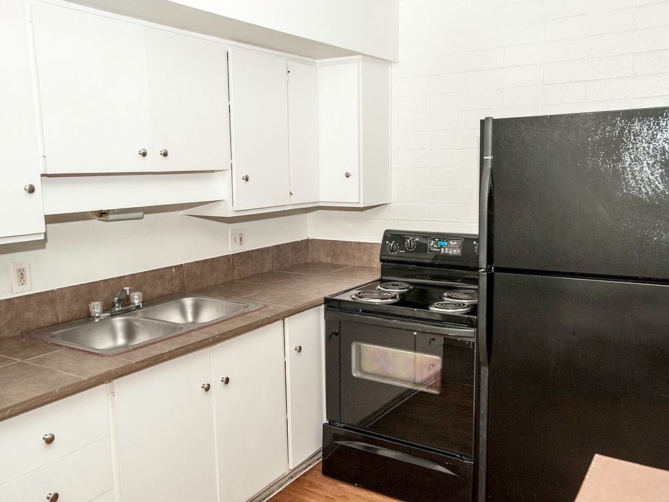 1st image of 2522 W Highland Ave
