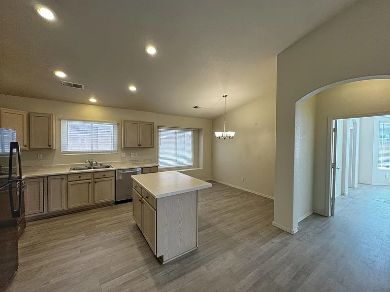 7152 Elk Creek Rd NE — Photo 8