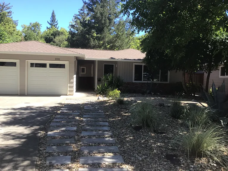 1314 Myrtle St — Photo 3