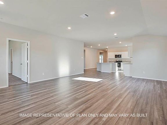 4th image of 208 Barton Creek Drive
