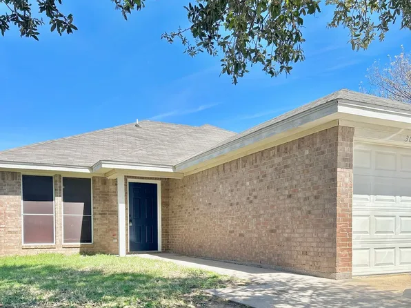 301 Schumacher Dr, Burleson, TX 76028