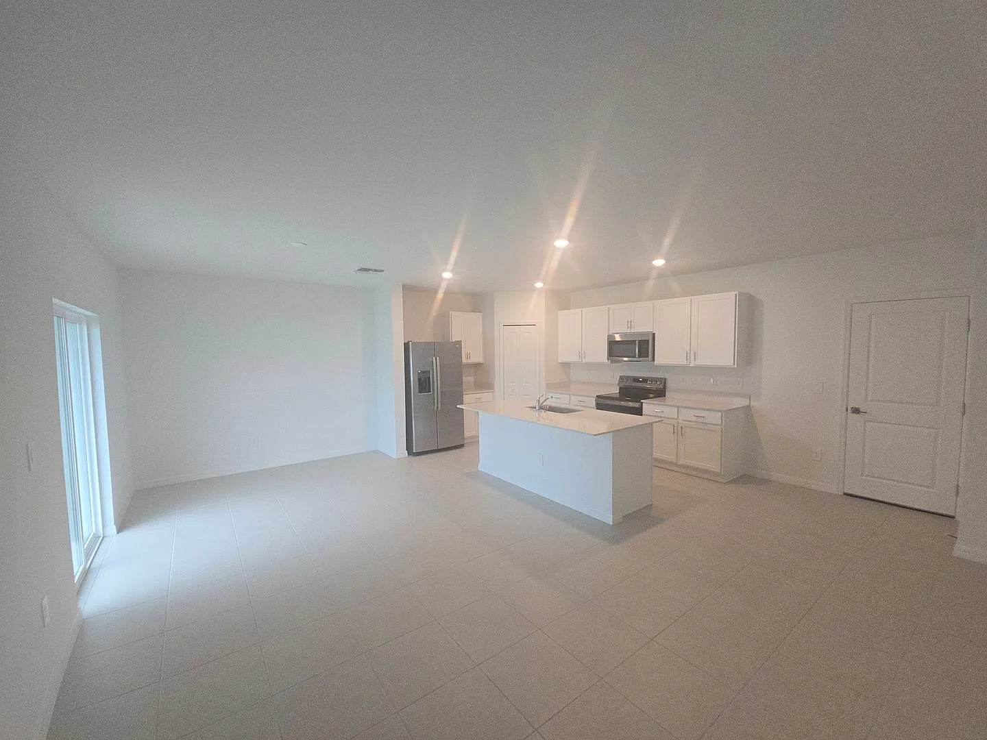 Brand New Home 4 Bed 2.5 Bath — Photo 3