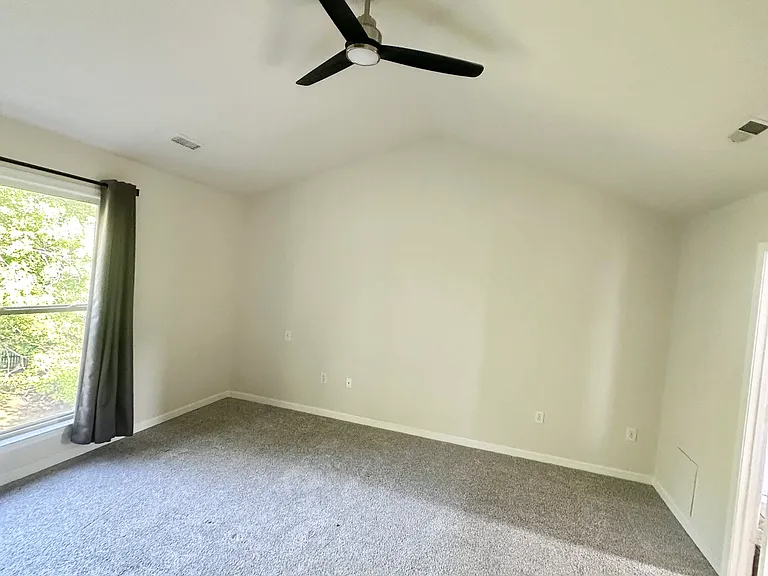 10016 Carters Grove Rd — Photo 15