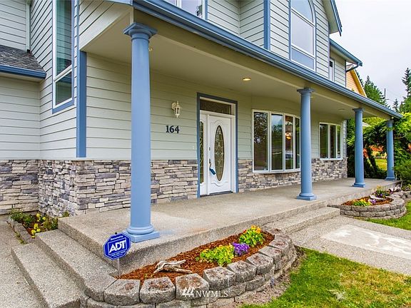 3rd image of 164 Aspen Court