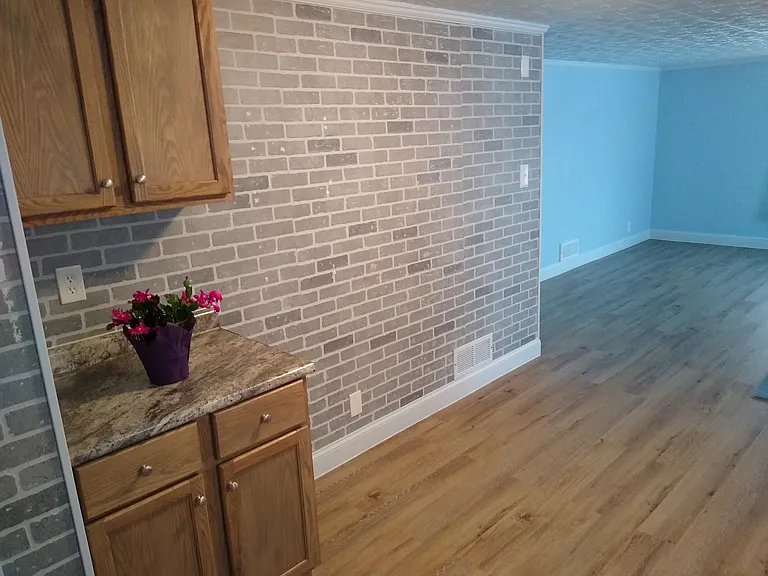 2312 E John St — Photo 5