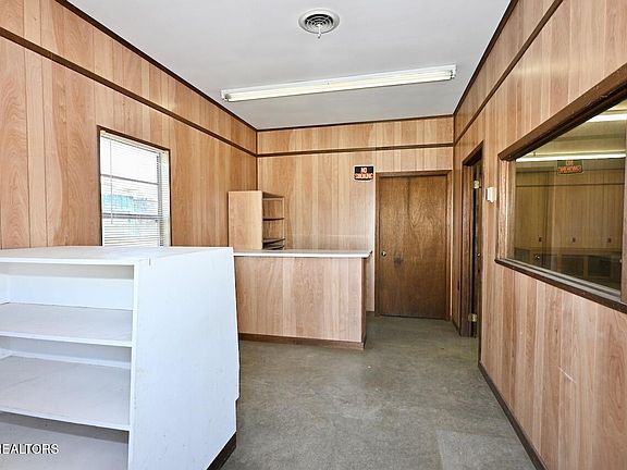 5th image of 2139 Big Springs Rd