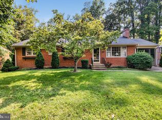 5651 Ravenel Ln, Springfield, VA 22151