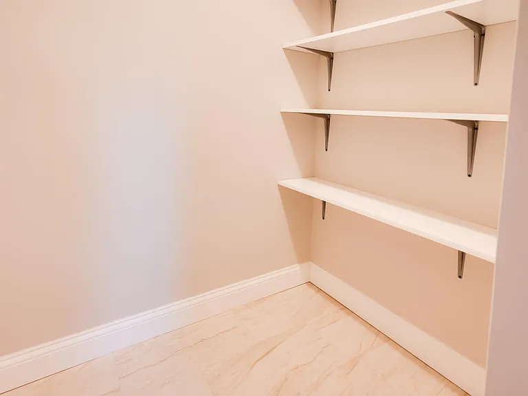 327 Royal Village Dr — Photo 27