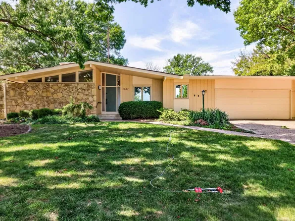 2637 SE Burton St, Topeka, KS 66605