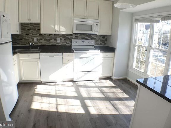2nd image of 1462 Vineyard Ct #107YE