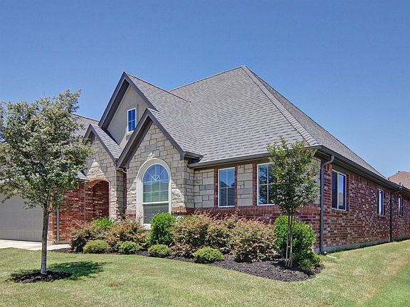 2nd image of 429 Blue Star Ct