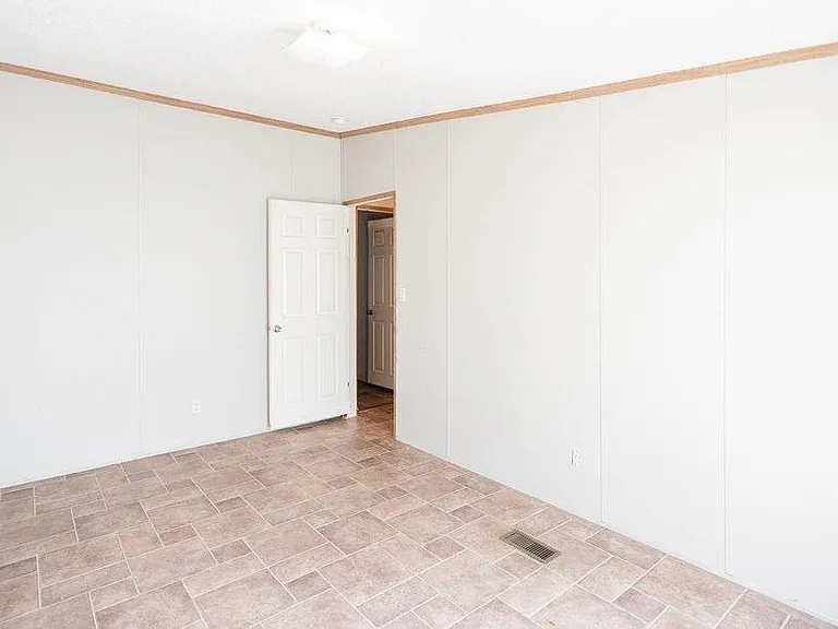 30627 Vilma Ln — Photo 8