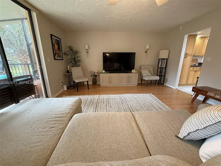 450 Commodore Dr #306 — Photo 14