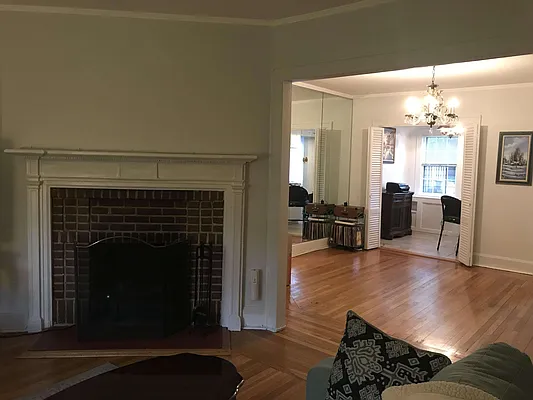 Rented by Lisa Realty Group LTD | media 11