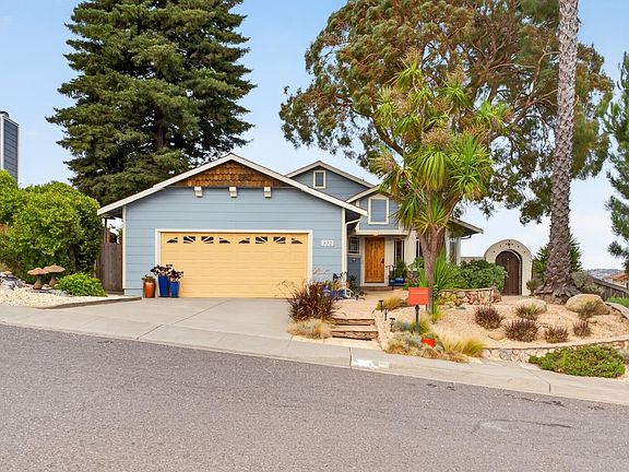 2nd image of 932 Topsail Drive