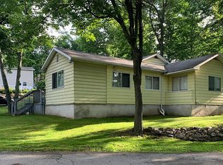 201 Brown Trl, Hopatcong, NJ 07843