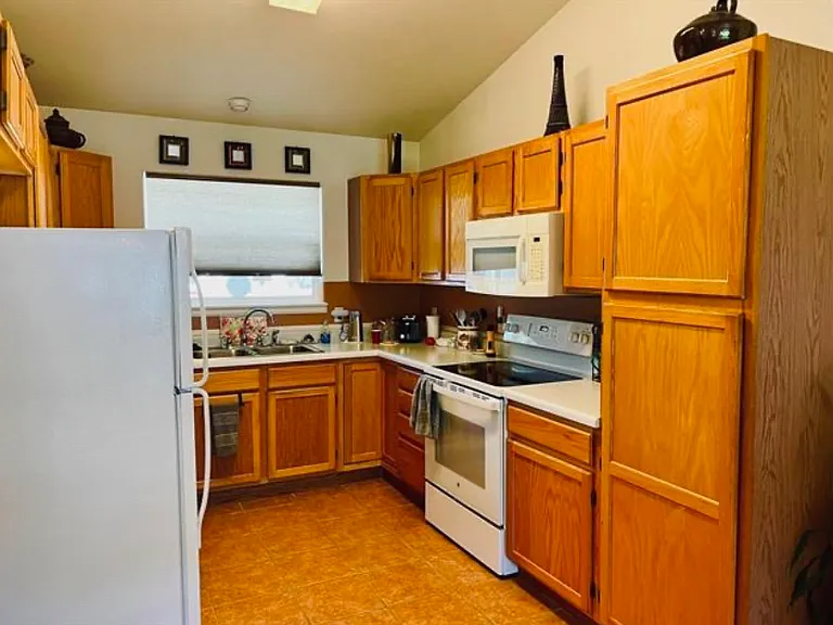 511 Hazel Cir — Photo 14