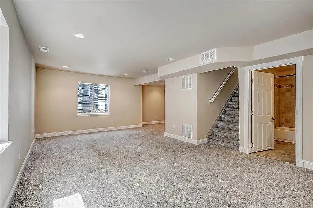 4884 Bittercreek Dr — Photo 4