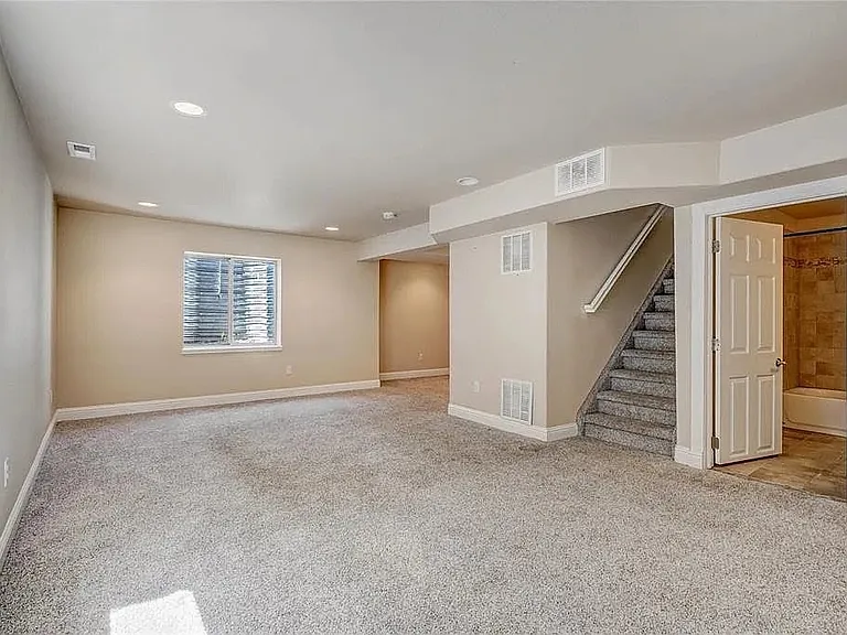 4884 Bittercreek Dr — Photo 4