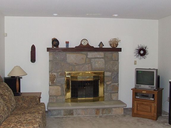 Family Room w/ Fireplace