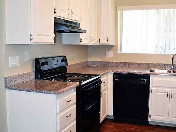 5th image of 9656 Marilla Dr APT 44