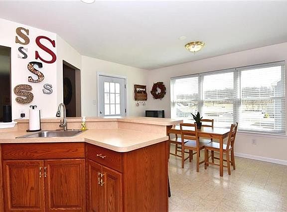 5th image of 4850 Coatbridge Ln